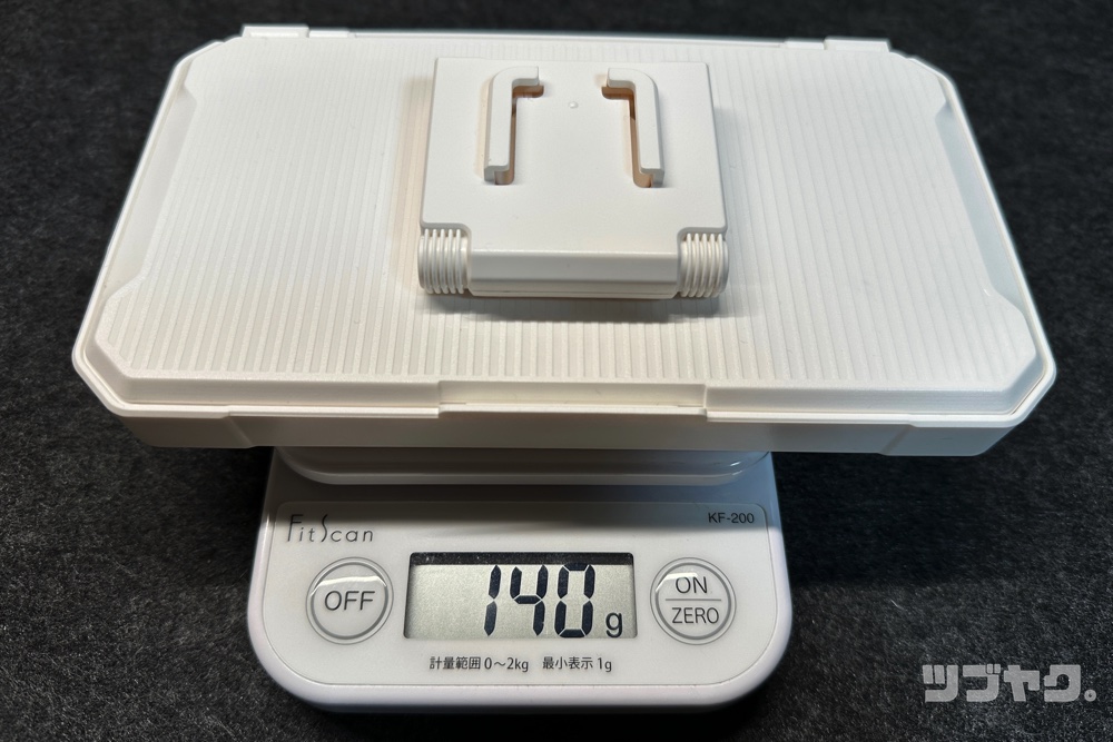 重量は140g