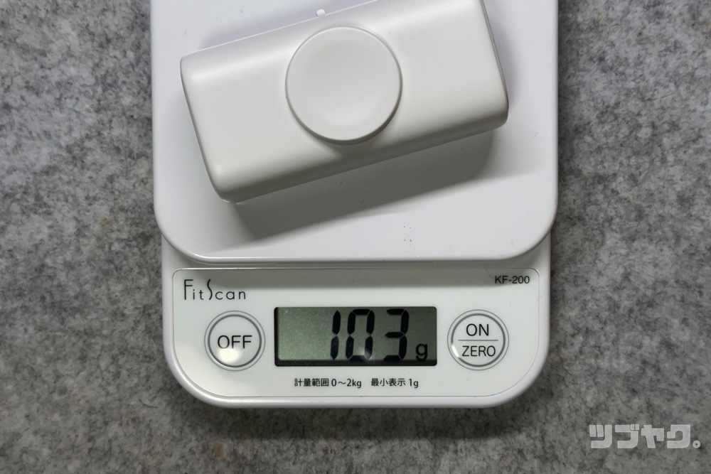 重さは103g