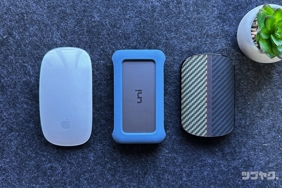 マウス、モバイルバッテリーとサイズ比較