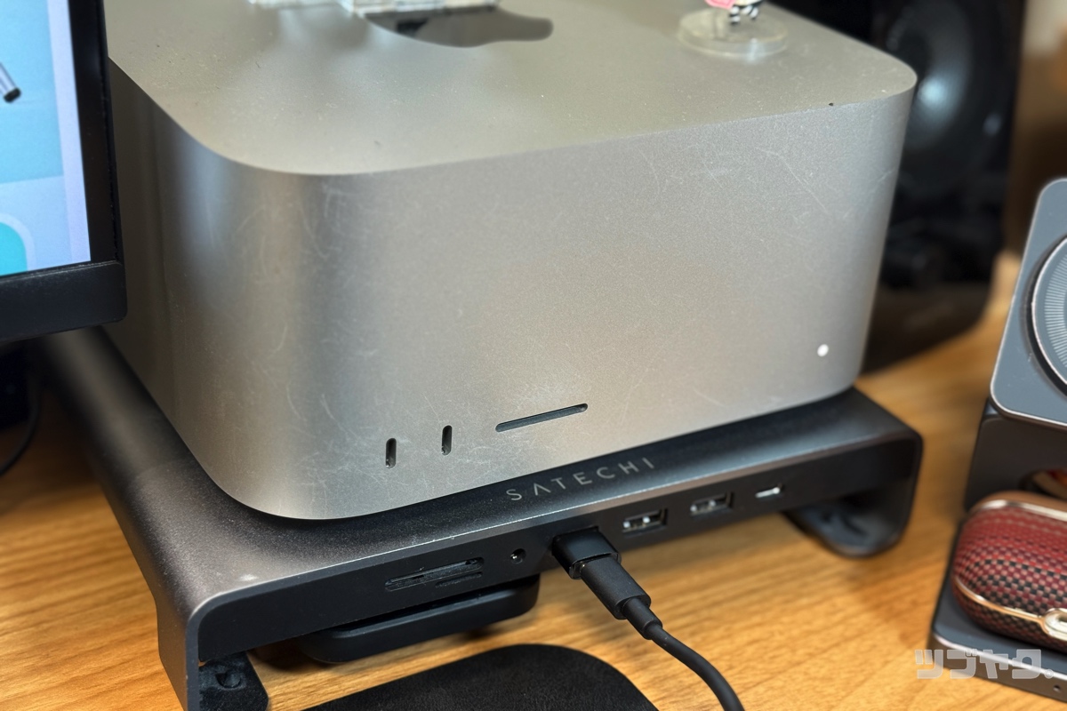 変換プラグでUSB-A接続も