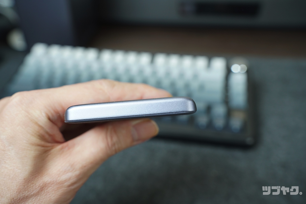 手にフィットする形状