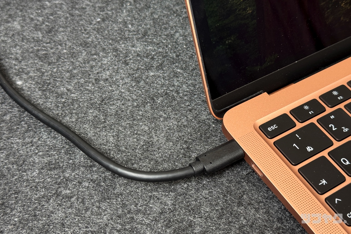 充電ケーブルの取り回し