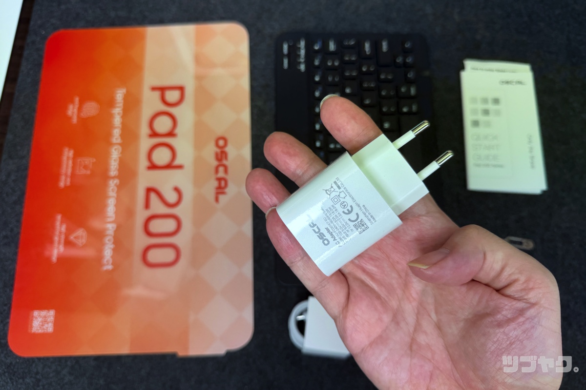 国内発売時には日本仕様のものが付属します